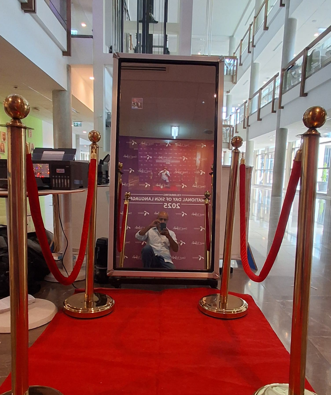 Magic Mirror Booth by Smart 360 BP